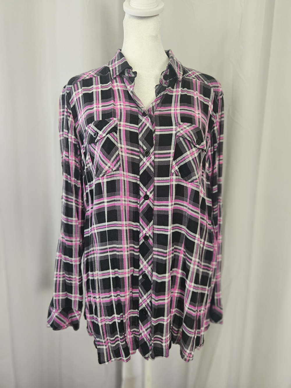 torrid Black & Pink Plaid Button-Down Shirt - Size 0 or Large